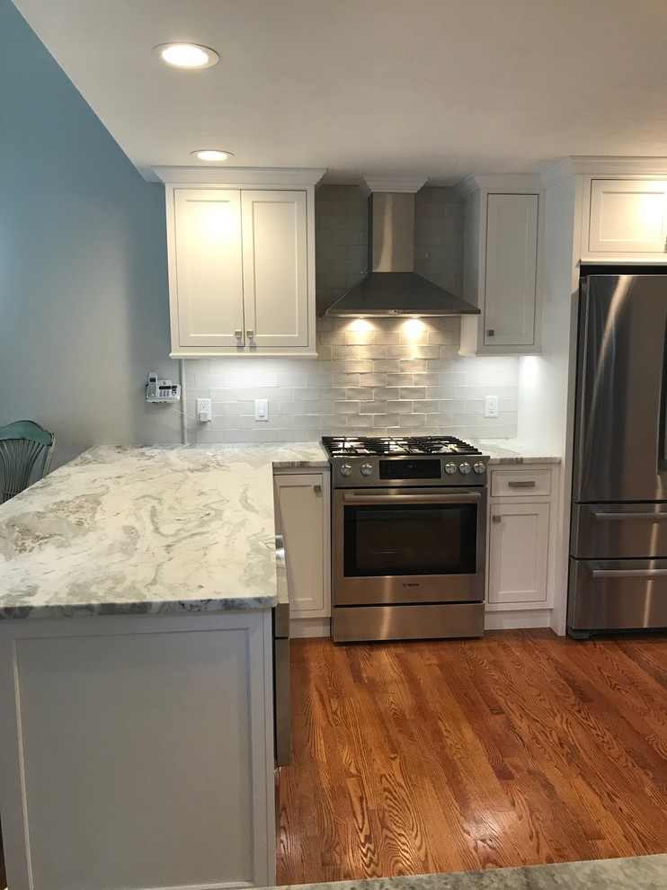 Kitchen - transitional kitchen idea in Boston