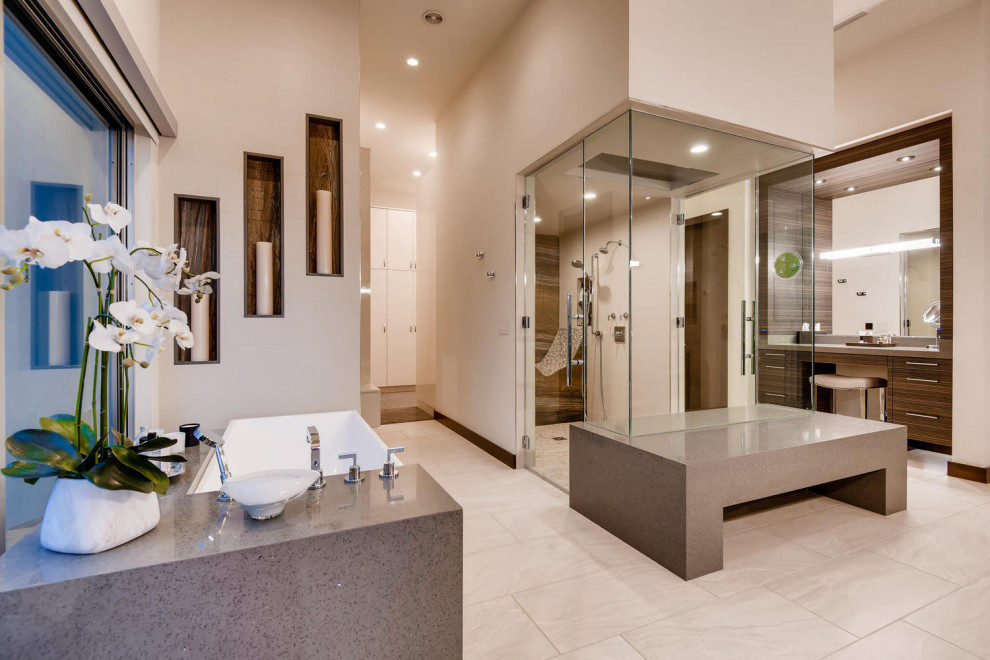 Photo of a large contemporary master bathroom in Las Vegas with flat-panel cabinets and grey cabinets.