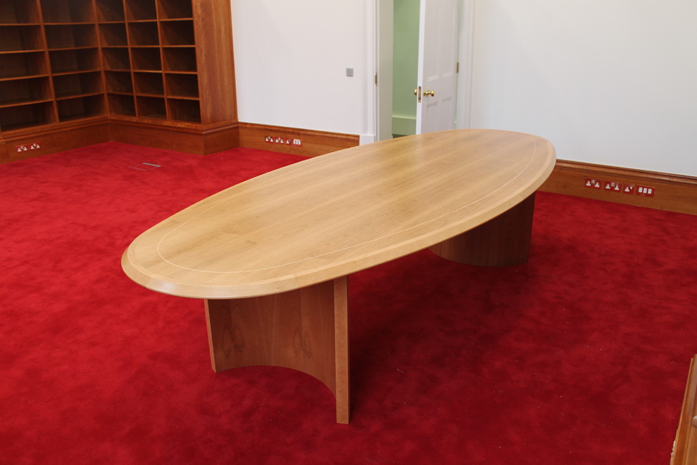 Boardroom/Meeting room table