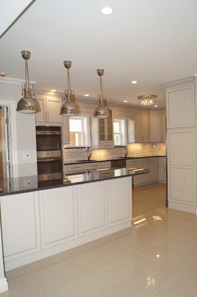 Transitional kitchen photo in New York