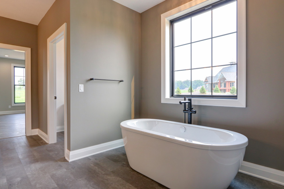 Farmhouse style in Bath Township
