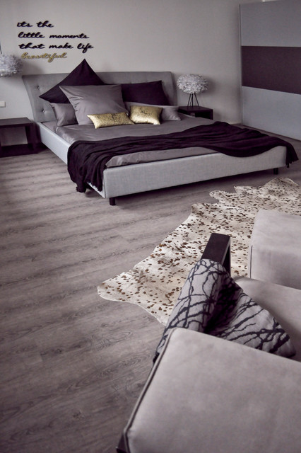 MUSTERHAUS M&Uuml;LHEIM AN DER RUHR contemporary-bedroom