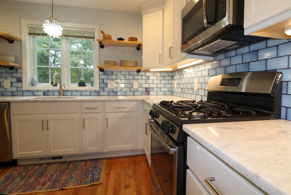 Backsplash in Blue