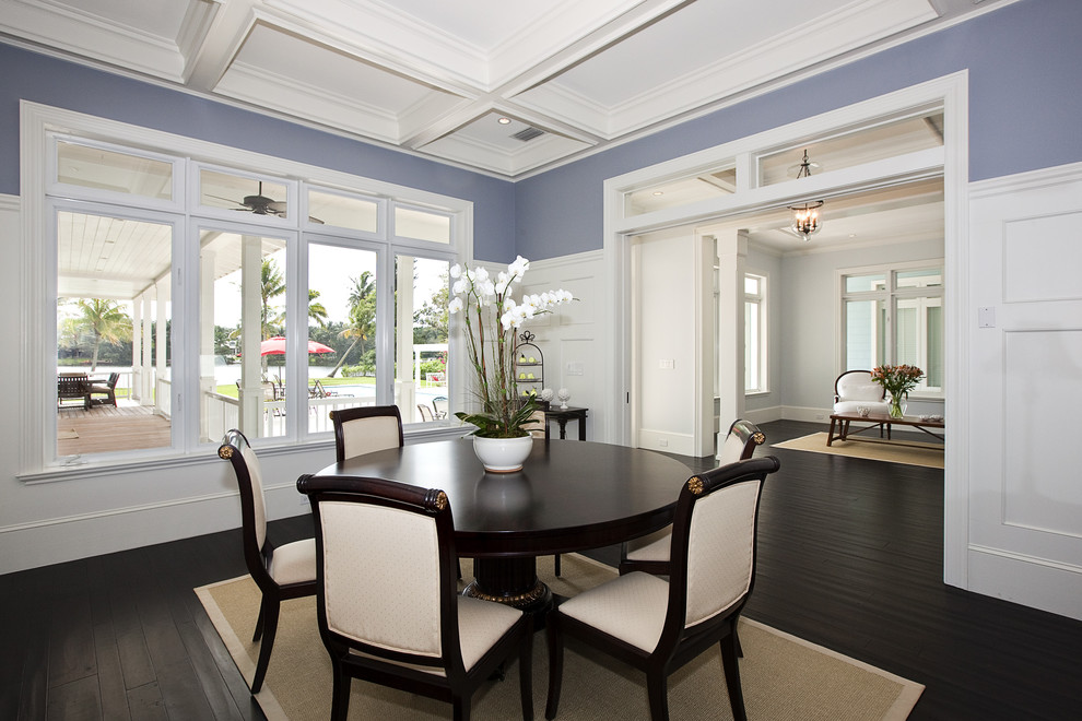 This is an example of a tropical dining room in Miami.
