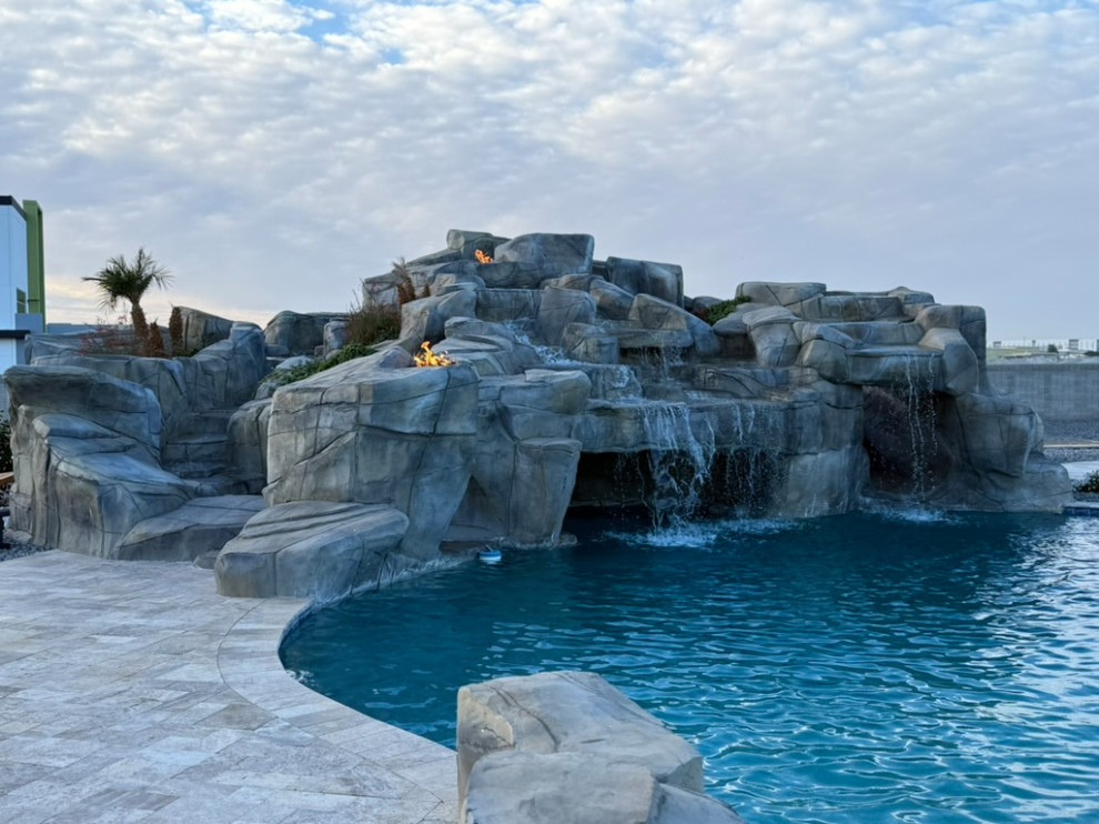 Desert rock pool