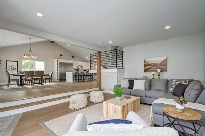Example of a transitional home design design in Orange County