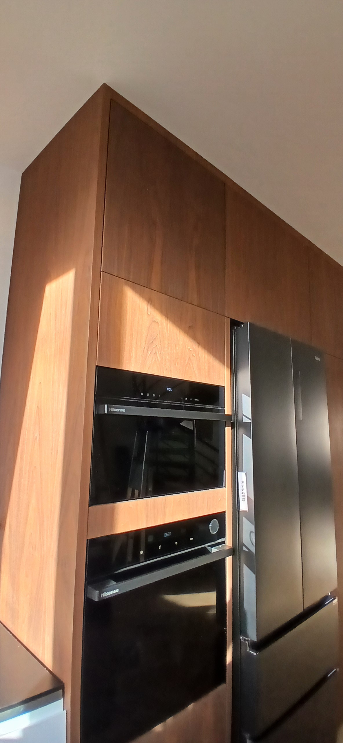 Colonne de cuisine arrondie en Noyer