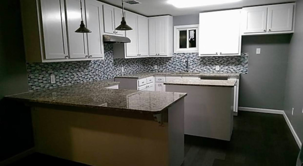 Kitchen - kitchen idea in Austin
