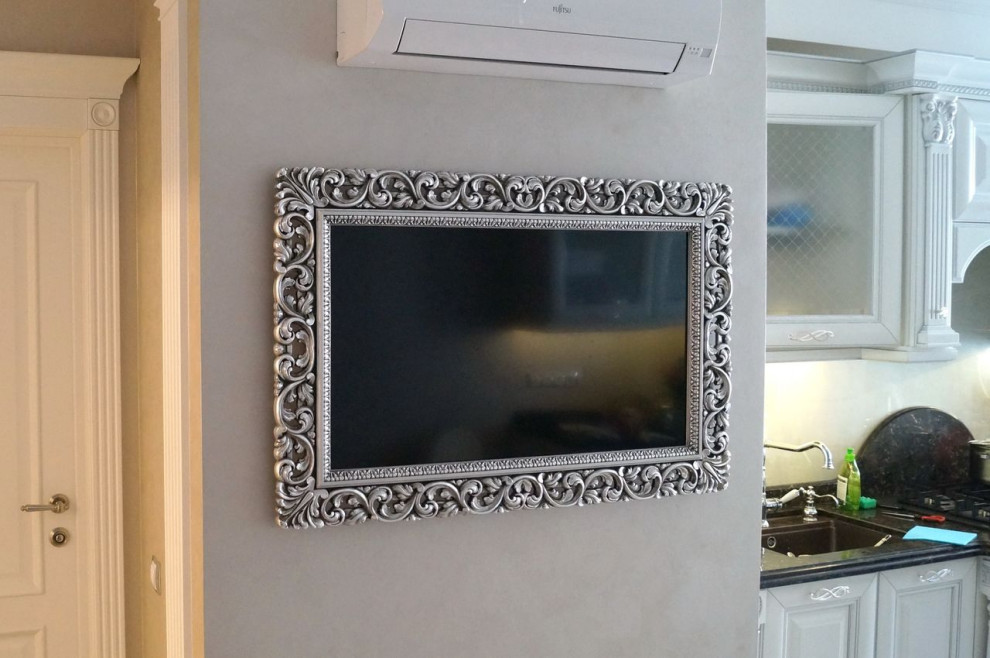 Телевизор в багете