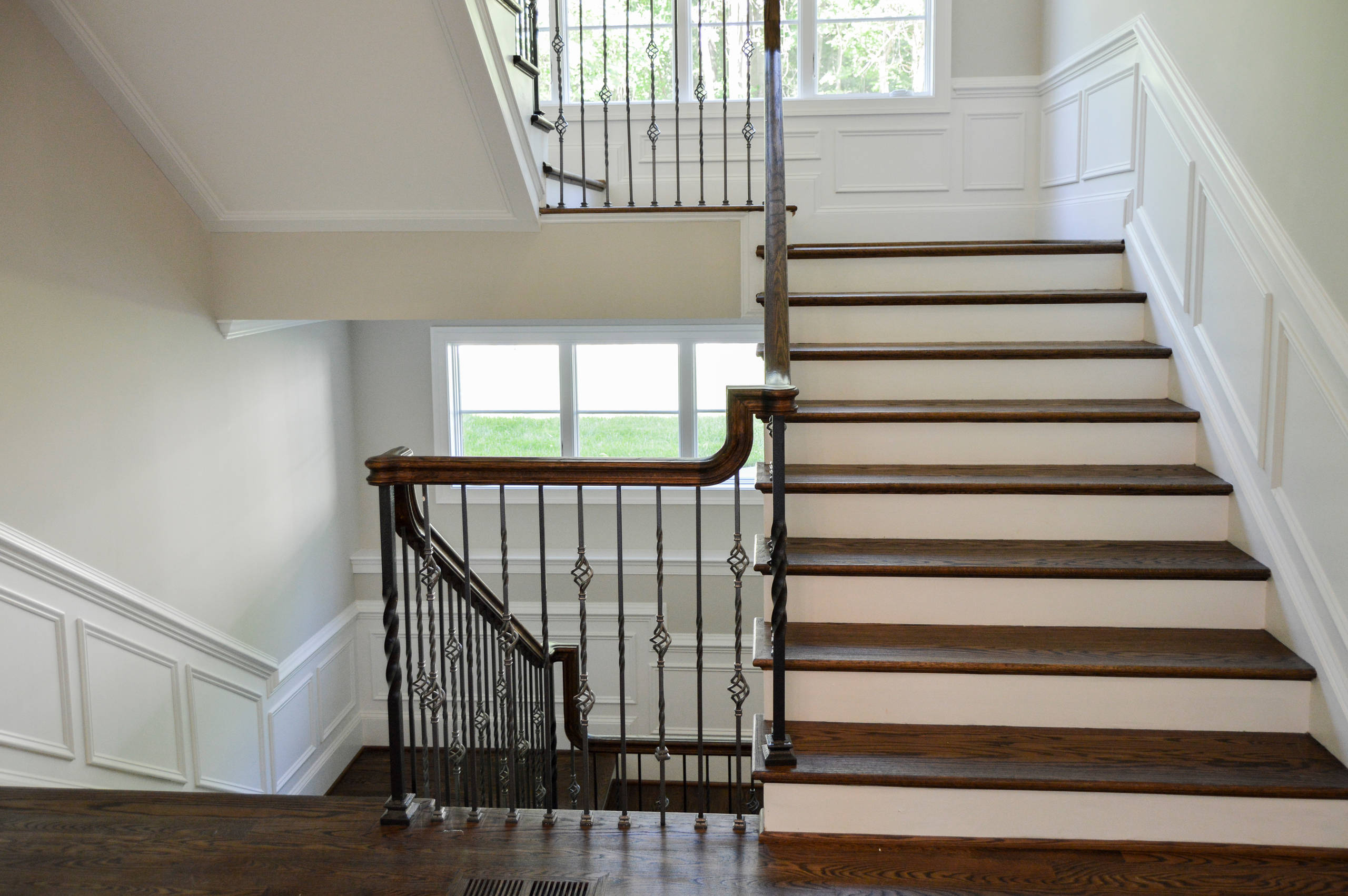 38_European Style Circular Balcony and Multi-level Staircase, Middleburg, VA 201