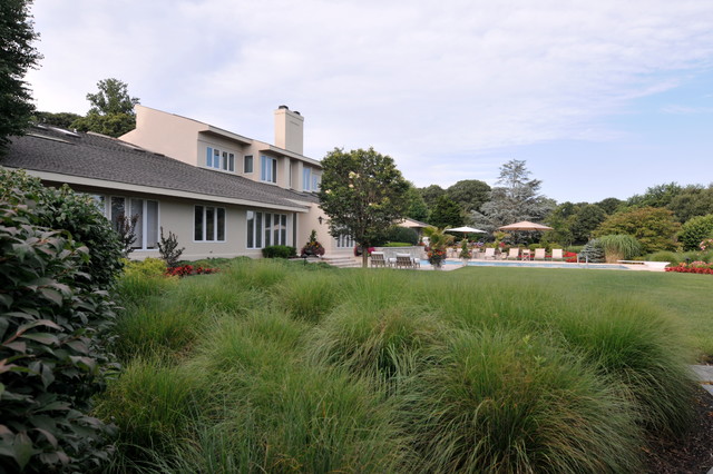 LANDSCAPE & POOLS contemporary-garden