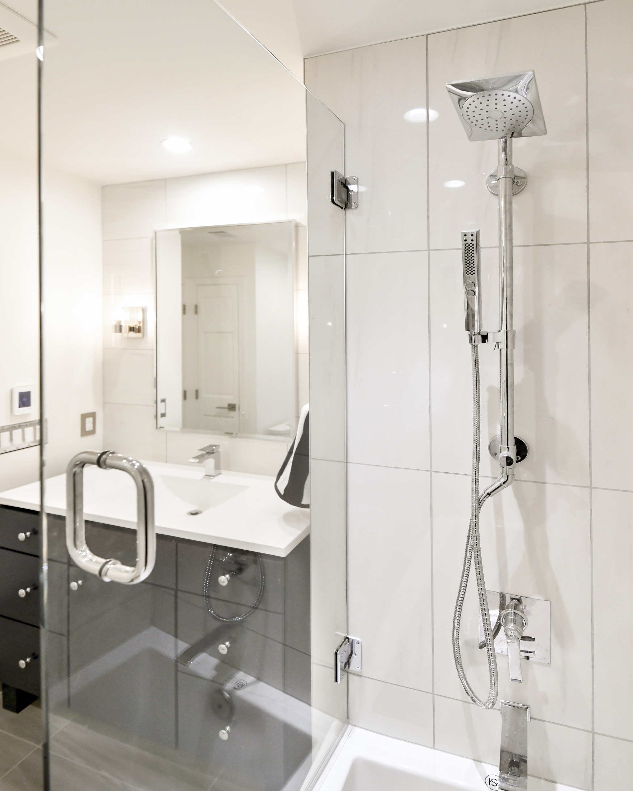 Hall Bath Reno