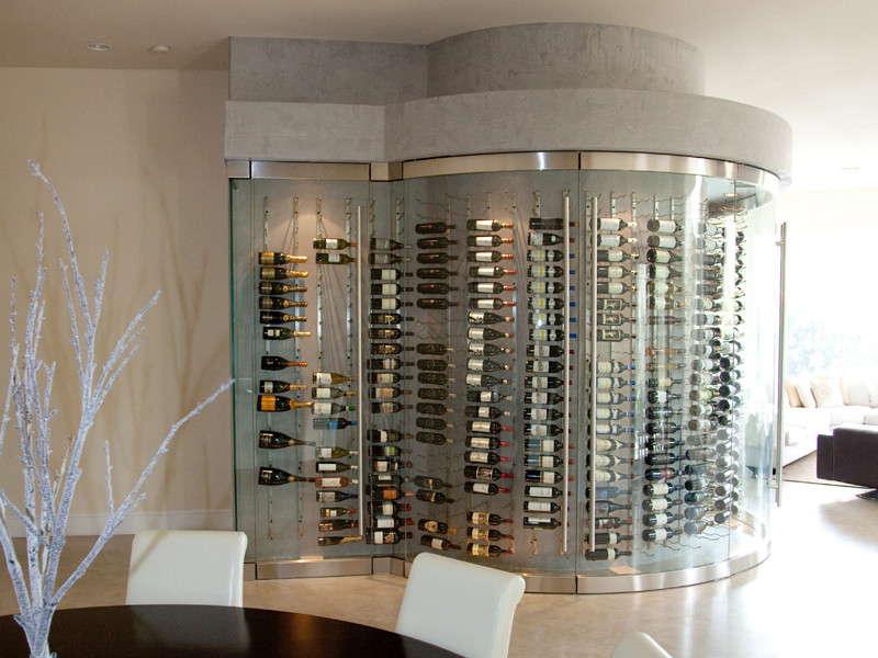 Design ideas for a traditional wine cellar in Las Vegas.