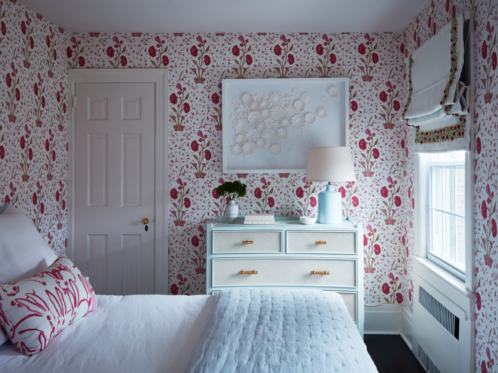 Example of a transitional kids' room design in New York