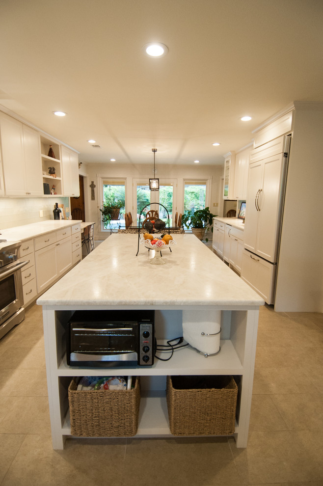 Example of a transitional kitchen design in Austin