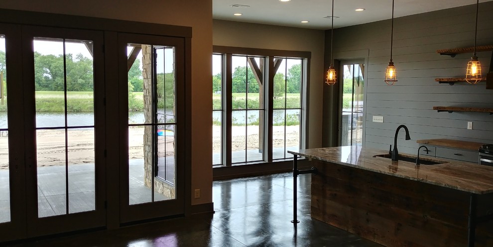 Home design - rustic home design idea in Omaha
