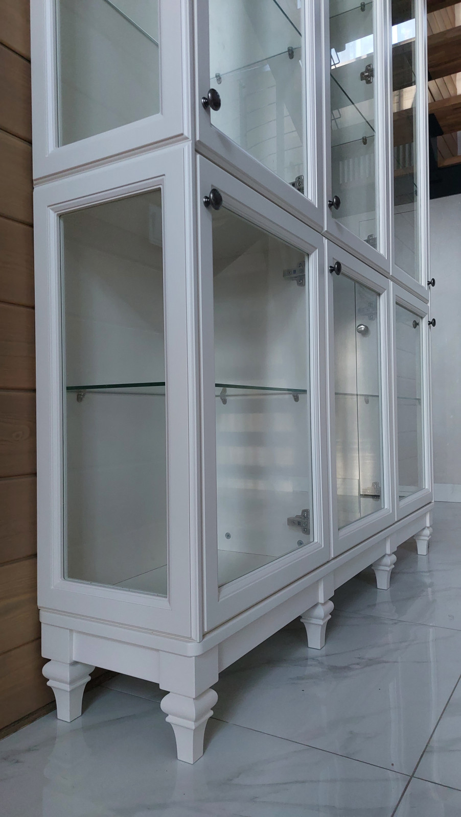 Буфет классический в загородном доме