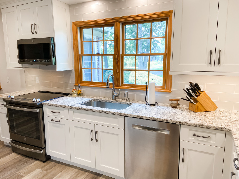 Inspiration for a transitional kitchen remodel in Baltimore