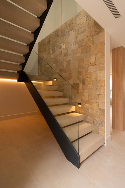 Casa industrializada en Barcelona mediterranean-staircase