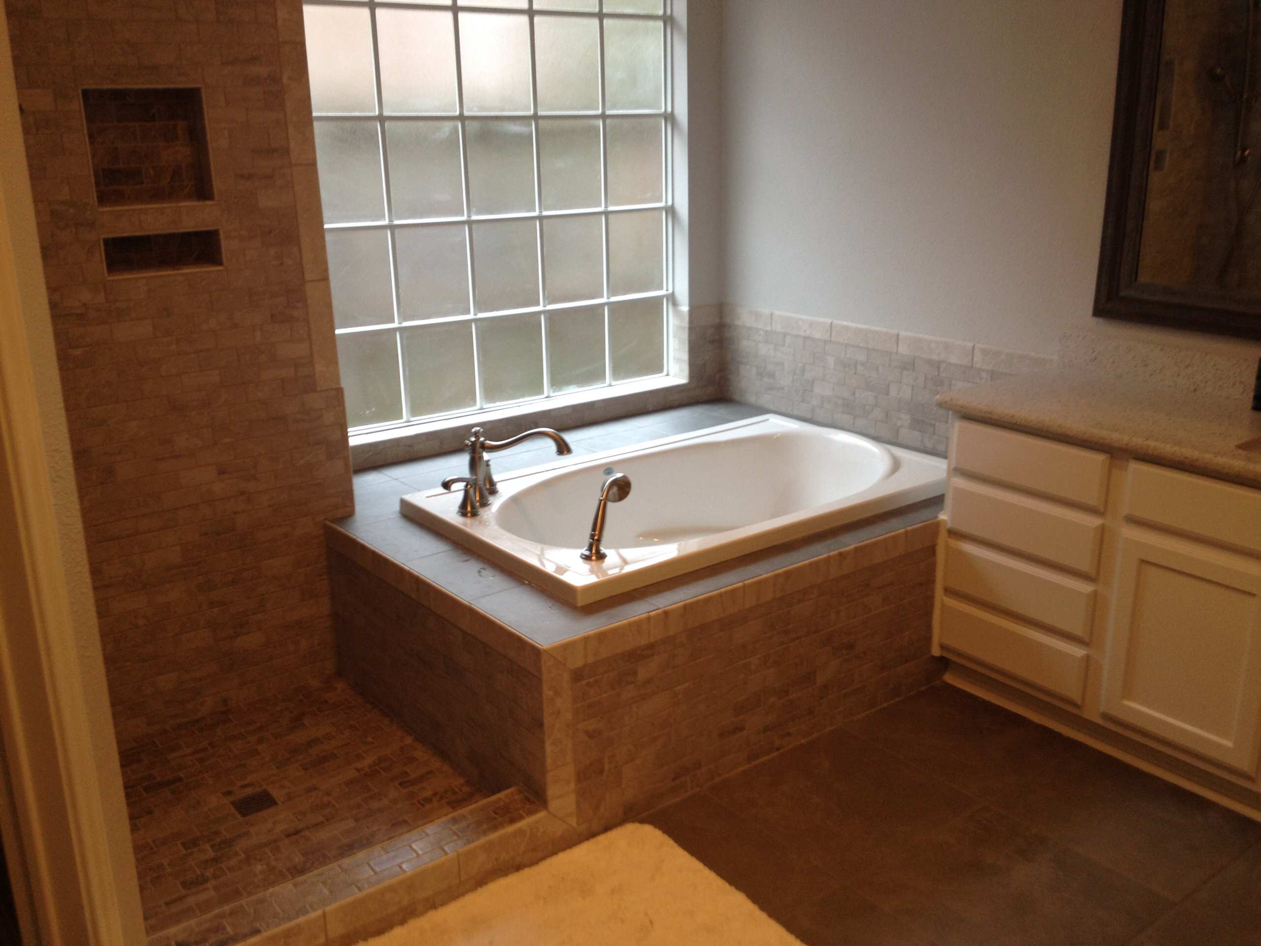 Tubs/ Showers