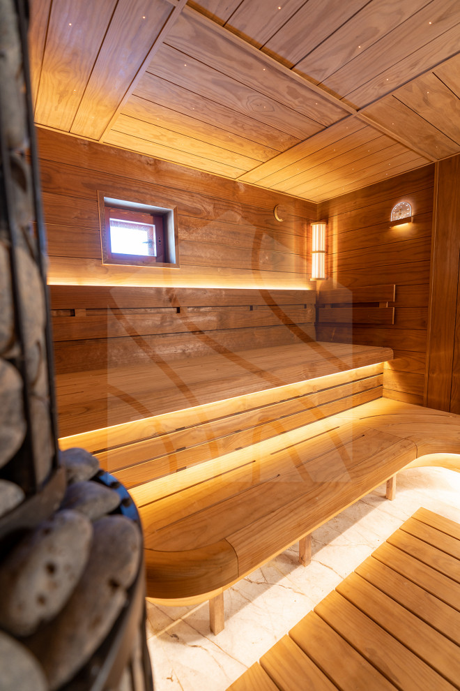 Фигурные 3D-полки и отделка из новозеландской сосны Пино Премио