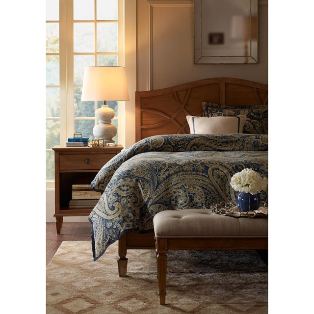 Victoria Nightstand Traditional Nightstands And Bedside Tables by