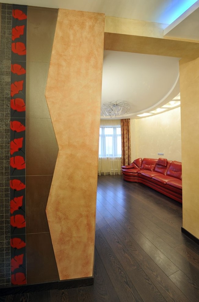 Яркая история