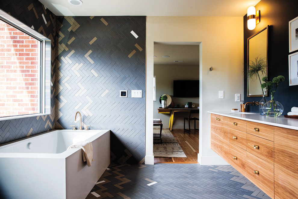 Photo of a midcentury bathroom in Denver.