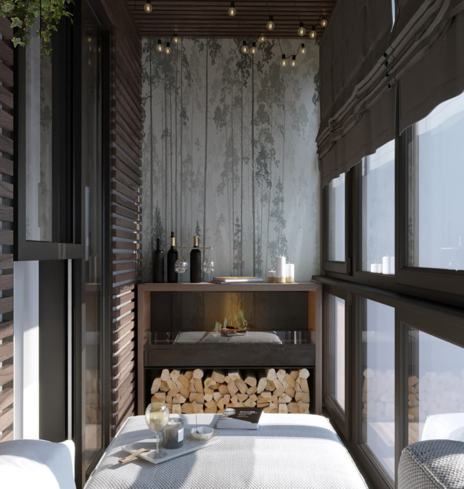 Лоджия с элементами дерева и темного дизайна