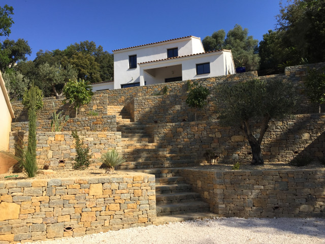 Le jardin perch&eacute; du Fenouillet mediterran-garten