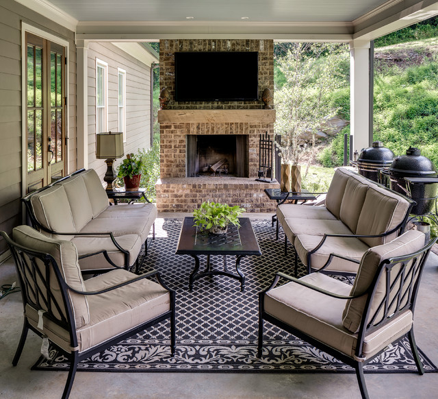 Cascade american-traditional-patio