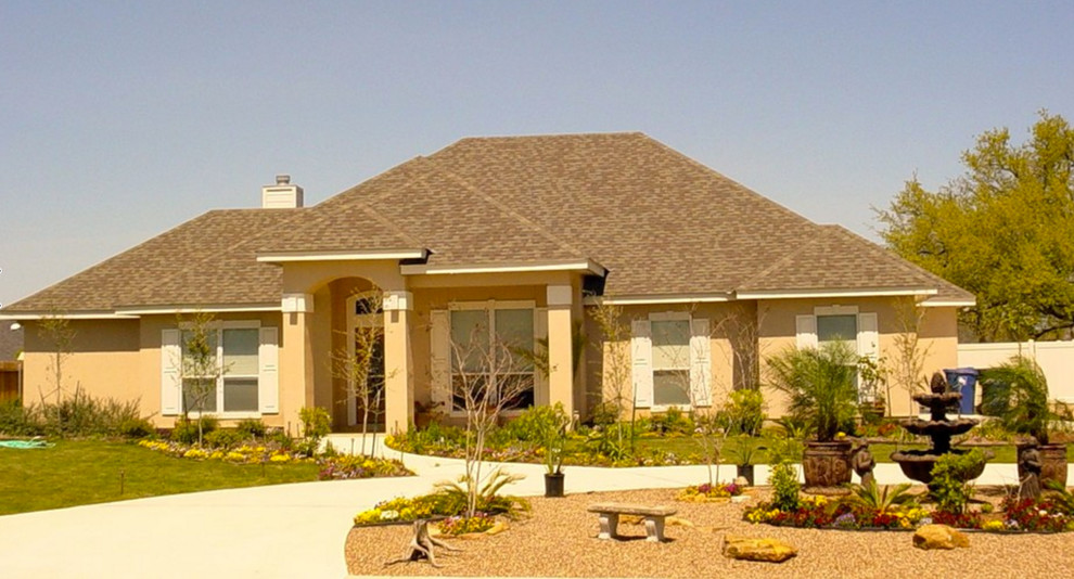 Traditional exterior home idea in Austin