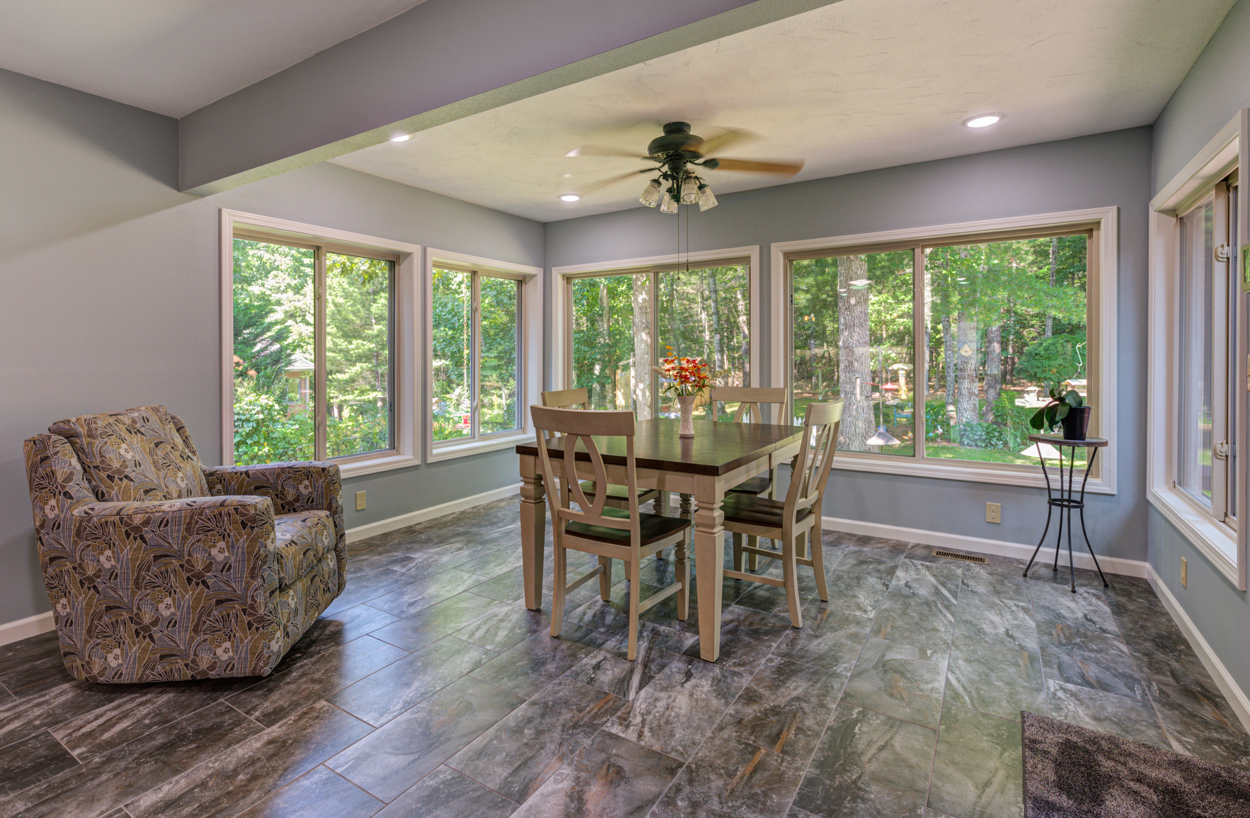 175 Forest View Dr - Four Season Room / Kitchen