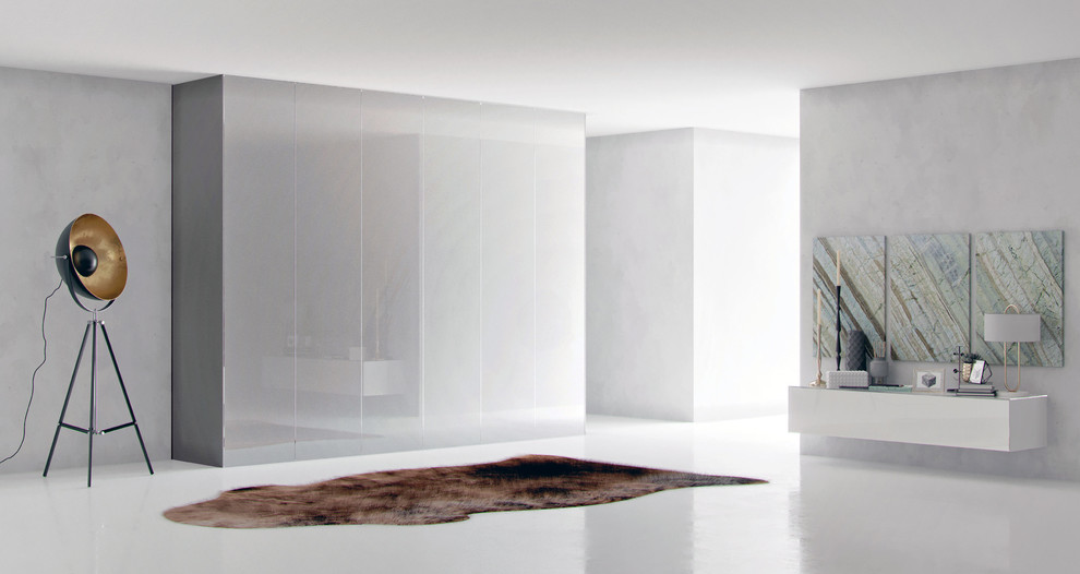 Стеклянный шкаф Ssovna со складными фасадами от Pavetra