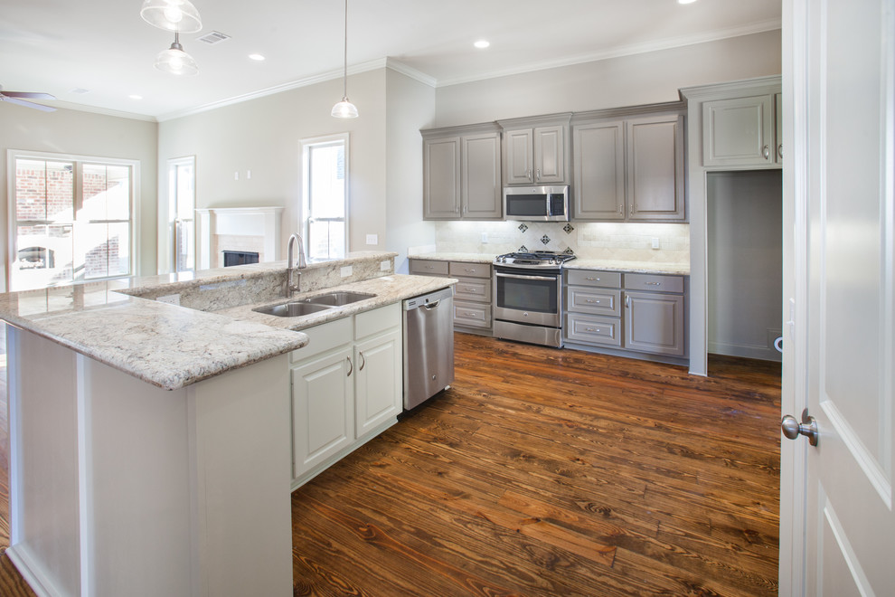 Kitchen - kitchen idea in Jackson
