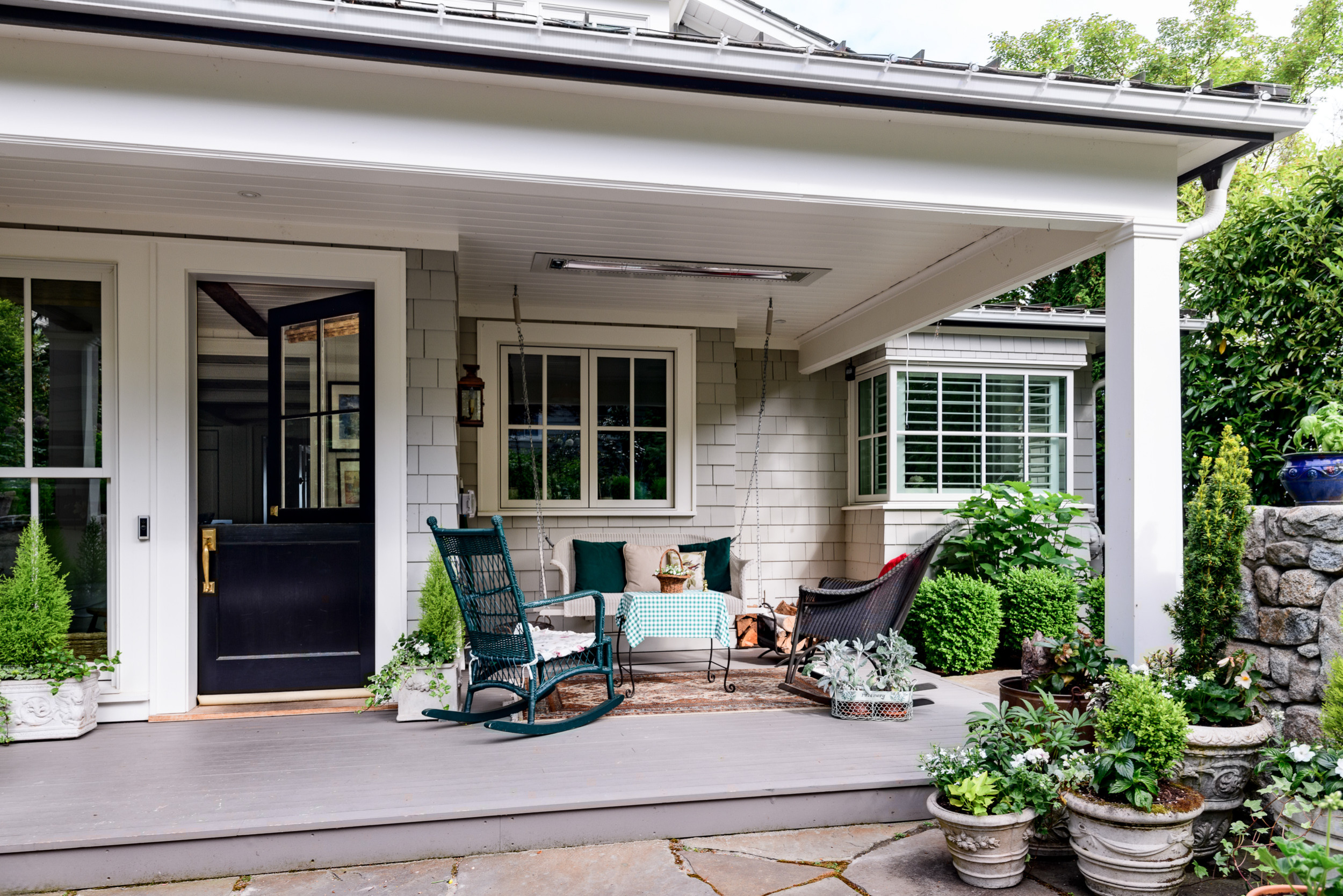 7 Ways to Create a Neighborly Front Yard, image size:2500x1668