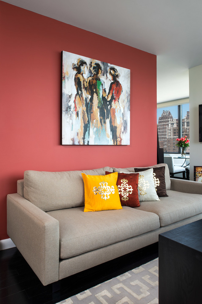 Example of a transitional living room design in New York