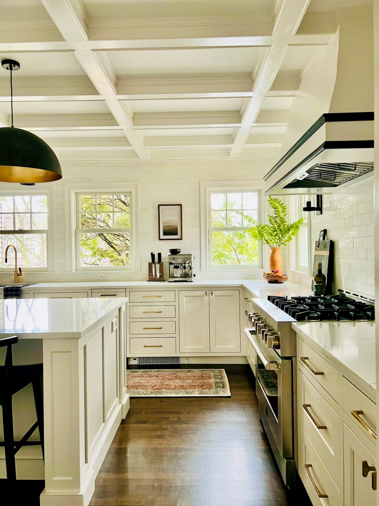 White kitchen's rock!