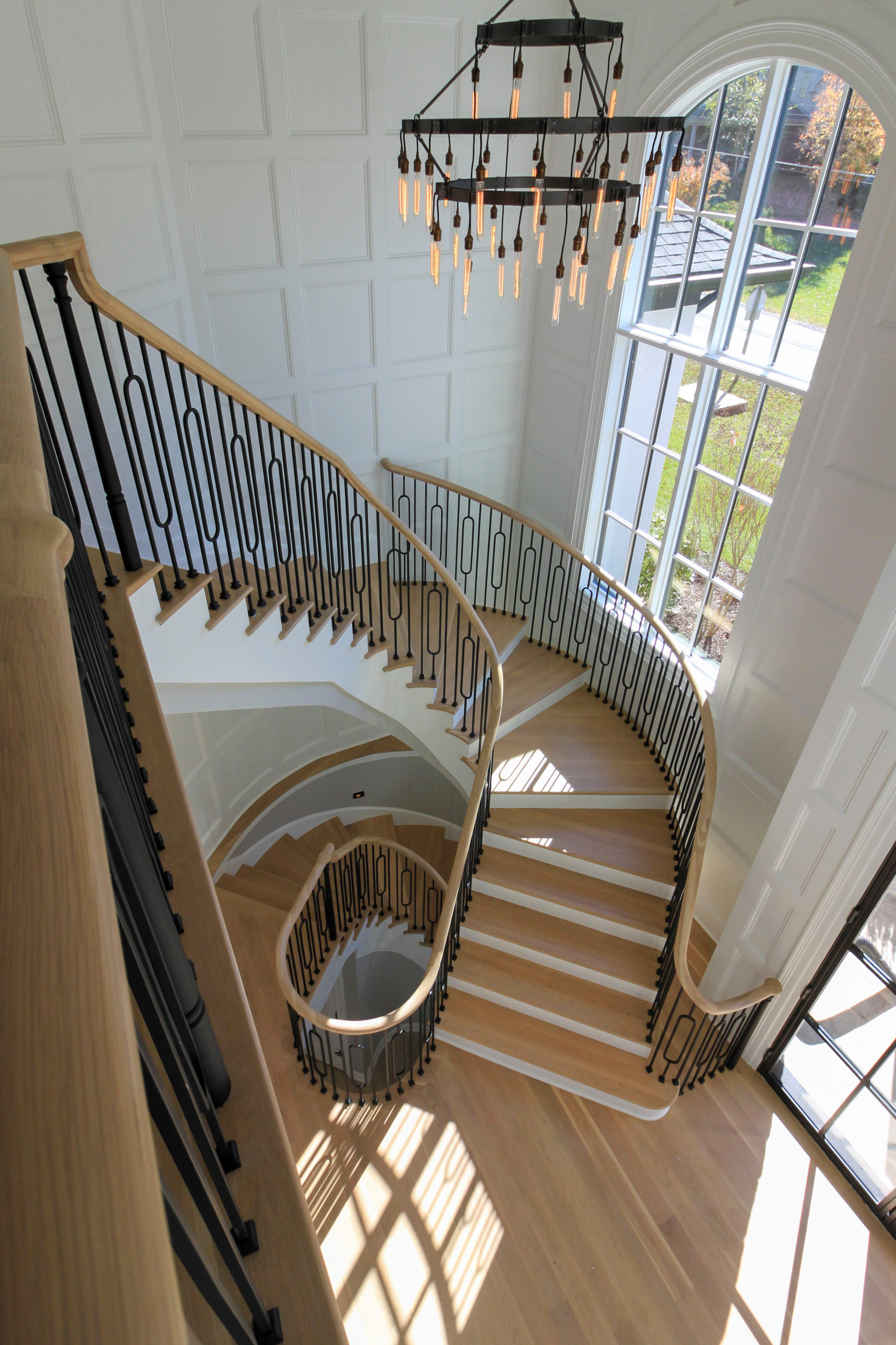 95_Remarkable and elegant floating elliptical staircase, McLean, VA 22101