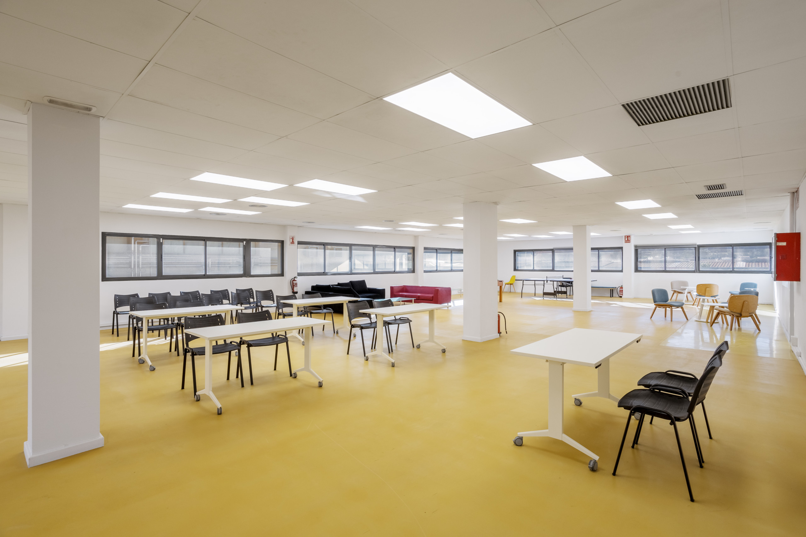 Interiorismo de oficinas y laboratorios