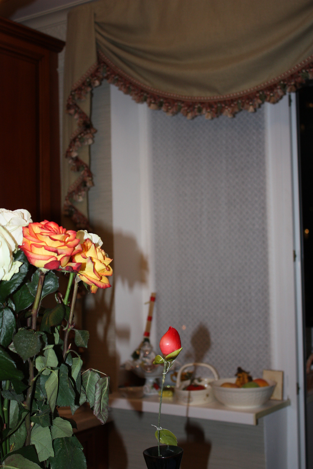 Переобивка диванов, декор окон