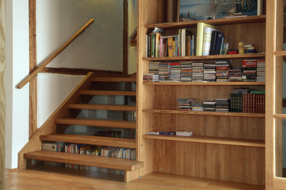 Moderne Treppe in Sonstige