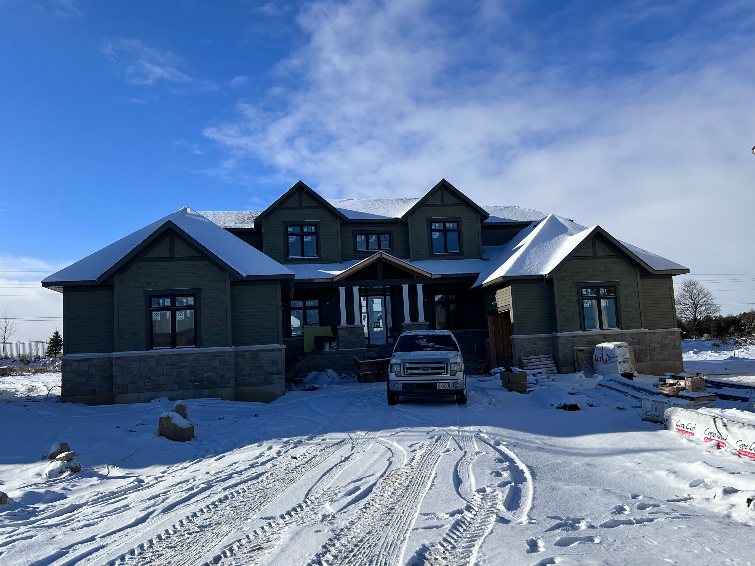 Inspiration for a transitional exterior home remodel in Toronto