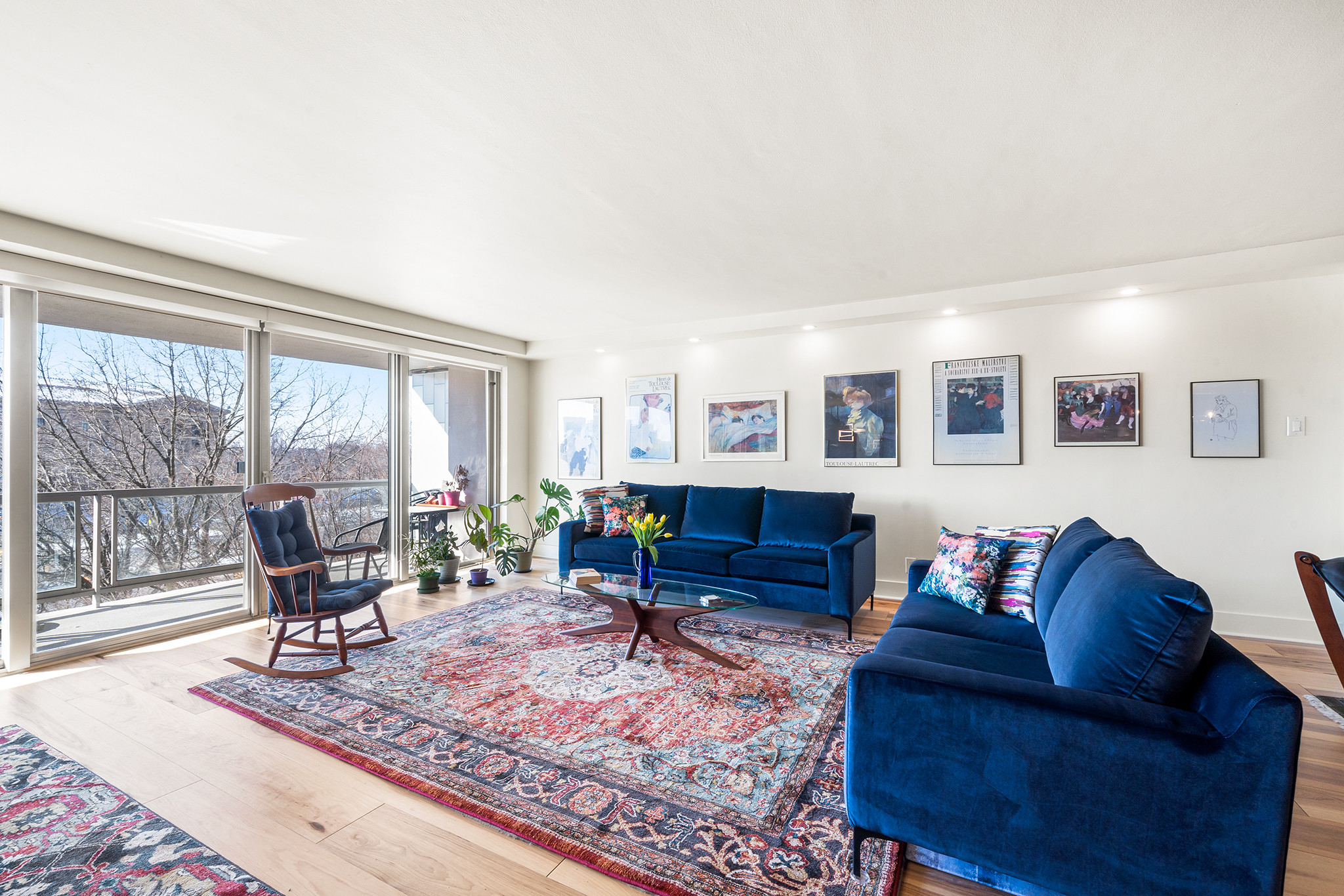 Mid-century modern living room photo in Philadelphia