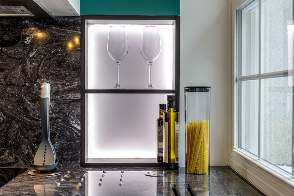 «Квартирный вопрос»: «Гранатовая кухня»