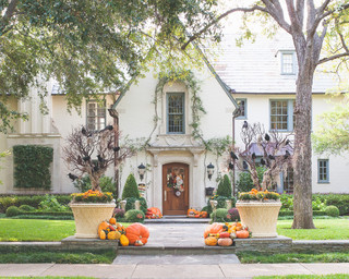 Houzz Call: Show Us Your Halloween Decorating Style (3 photos)