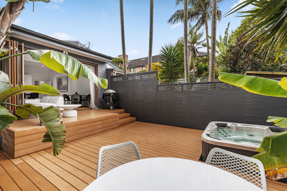 Bondi Beach, NSW Modern Deck