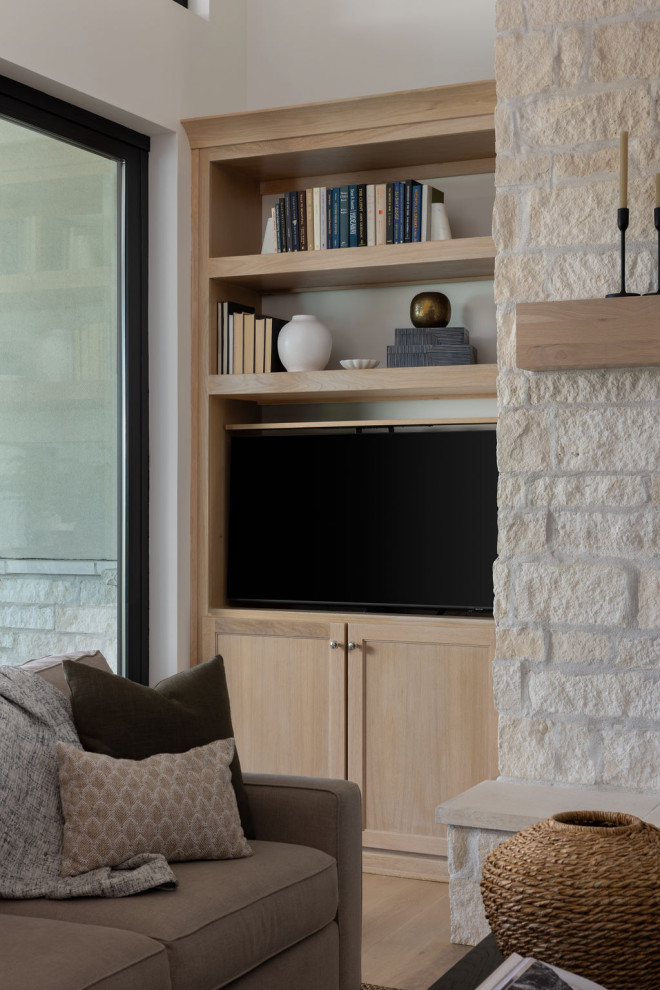 Family room - transitional family room idea in Kansas City