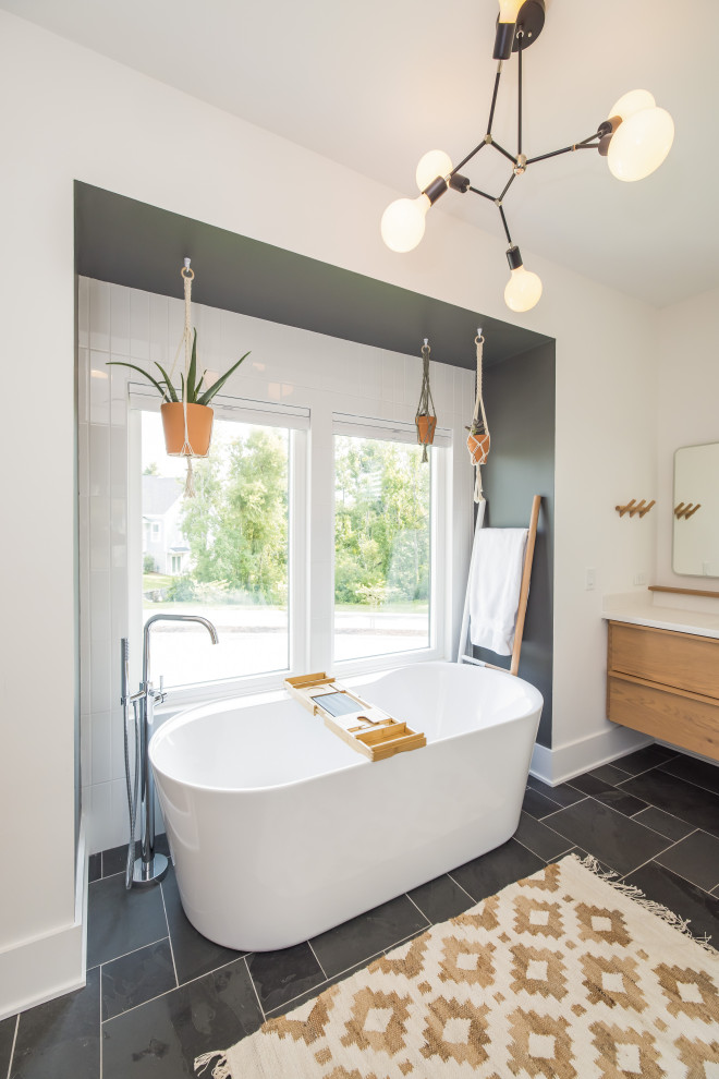 Bathroom - transitional bathroom idea