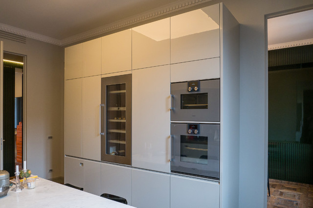 Dark Green and Orange - Boiserie moderne e pareti attrezzate contemporary-kitchen
